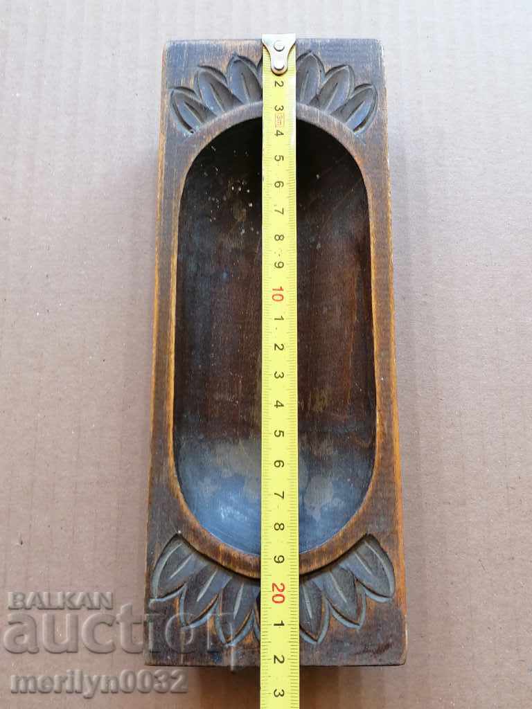 Delivery of Old wooden trough trough wooden night basin, digging Delivery of Old wooden trough trough wooden night basin, digging