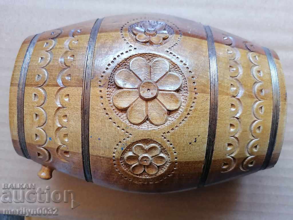 Auction Old spider wood carving barrel, cask, keg, flagon Auction Old spider wood carving barrel, cask, keg, flagon
