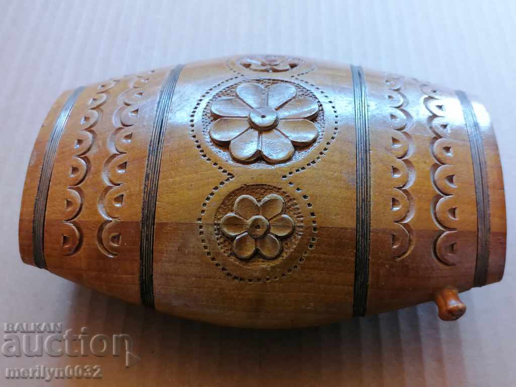 Old spider wood carving barrel, cask, keg, flagon - 7 Old spider wood carving barrel, cask, keg, flagon - 7