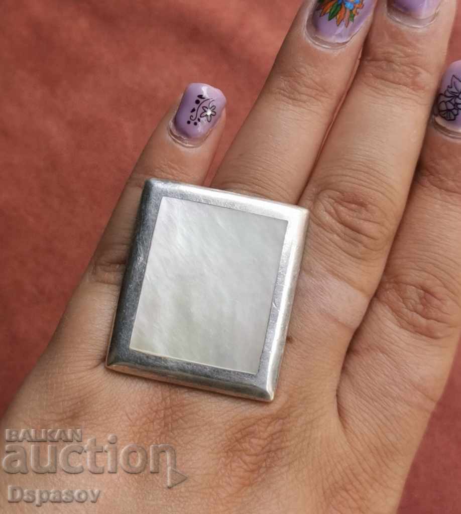 Τεράστιο ασημένιο δαχτυλίδι με Mother of Pearl