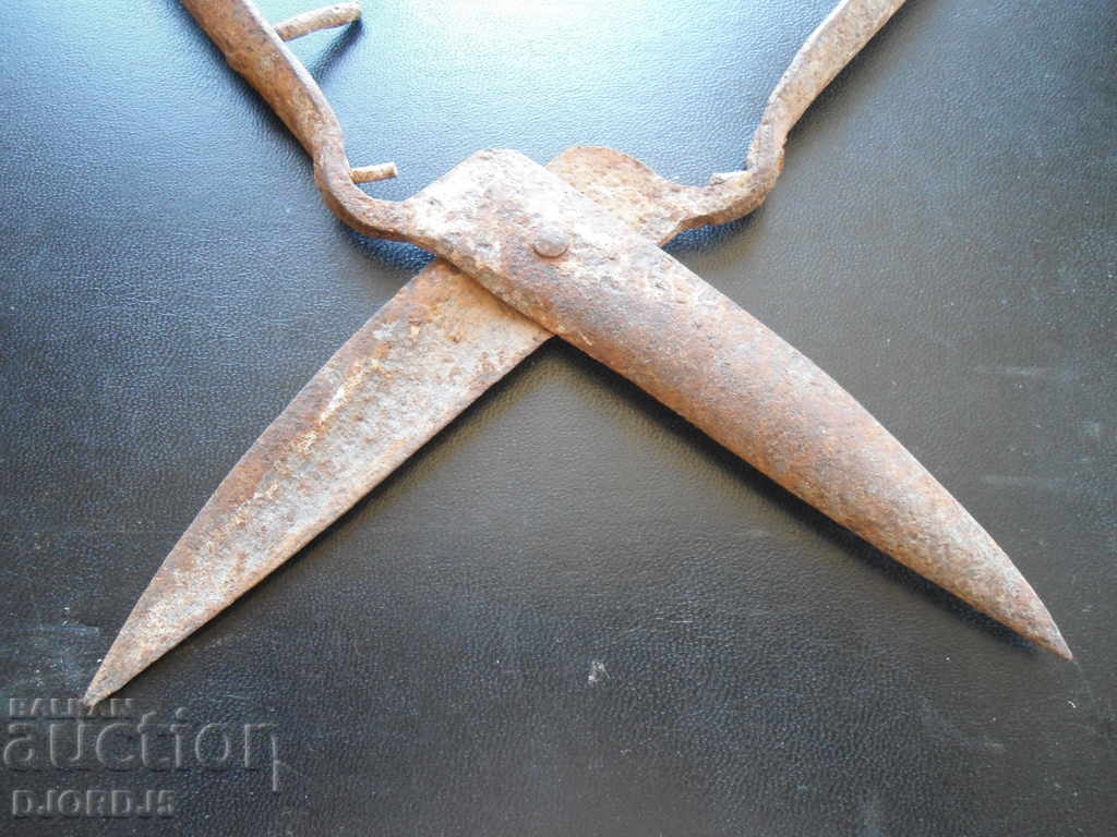Auction Old scissors Auction Old scissors