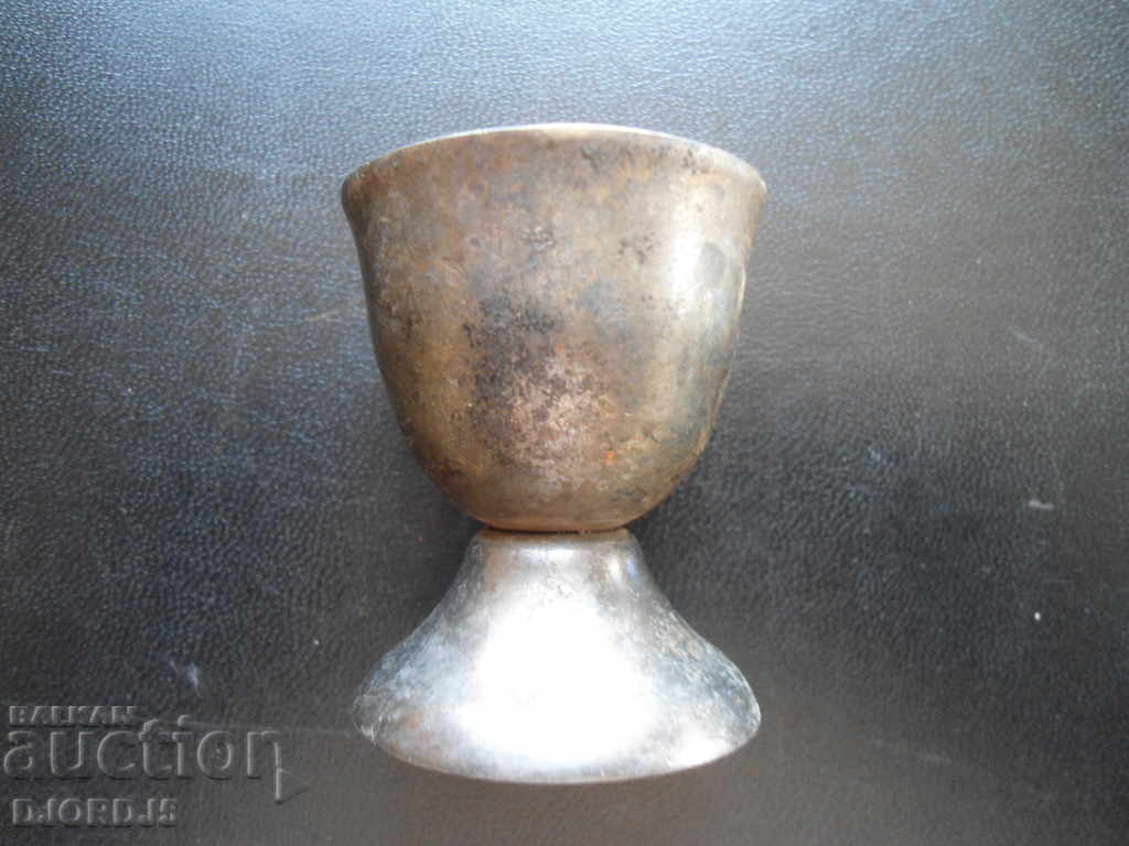 Παλαιό μεταλλικό κύπελλο με τιμή 8.00 BGN | € 4.09 Παλαιό μεταλλικό κύπελλο με τιμή 8.00 BGN | € 4.09