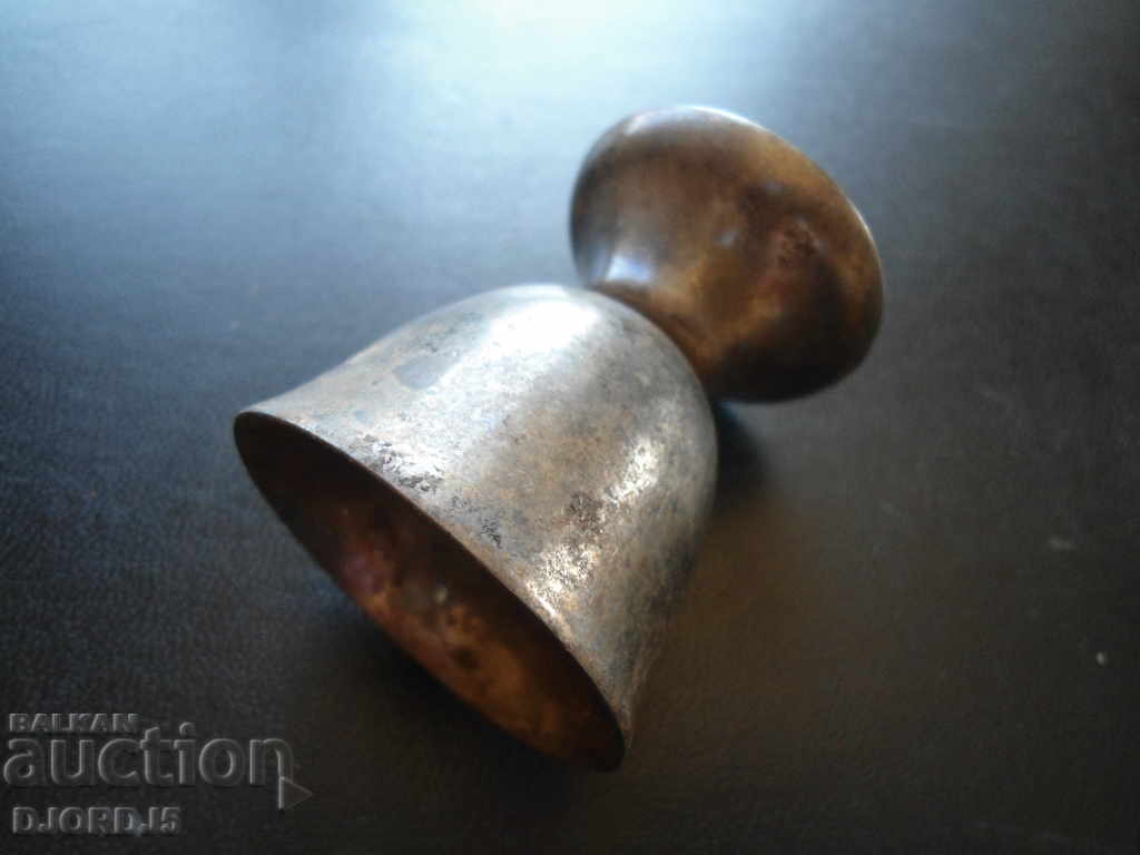 Δημοπρασία Παλαιό μεταλλικό κύπελλο Δημοπρασία Παλαιό μεταλλικό κύπελλο