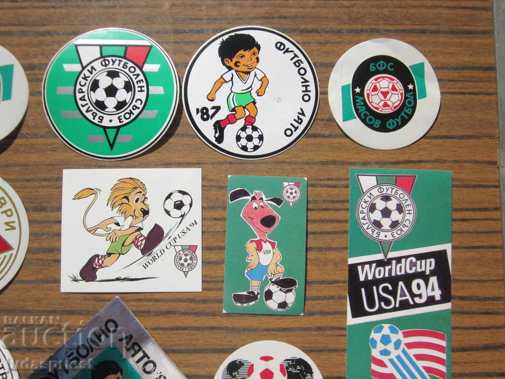 lot de 11 embleme vechi de fotbal - autocolante fotbal cu preț 15.00 BGN | € 7.67 lot de 11 embleme vechi de fotbal - autocolante fotbal cu preț 15.00 BGN | € 7.67