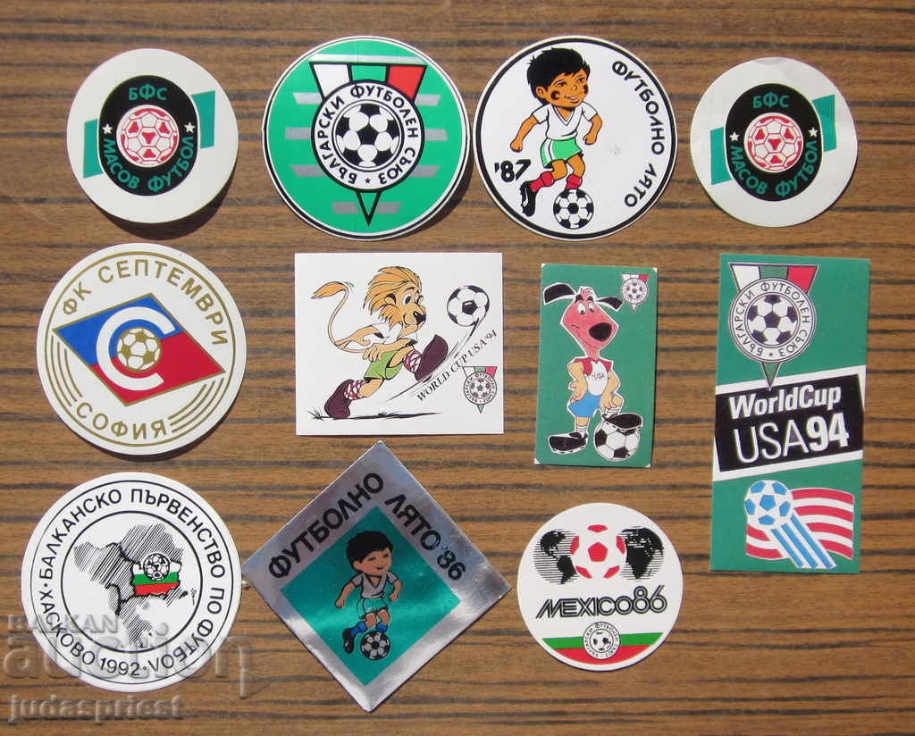 lot of 11 old football emblems - football stickers