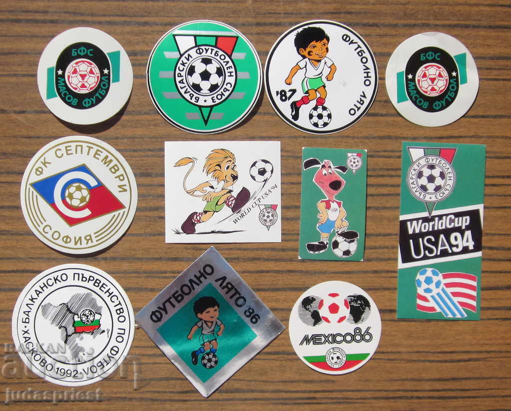 lot of 11 old football emblems - stickers football