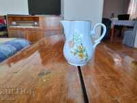 ulcior veche de porțelan, ulcior