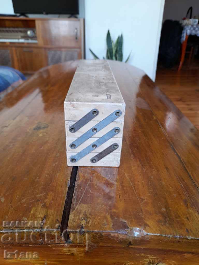 Old box for electronic components with price 33.00 BGN | € 16.87 Old box for electronic components with price 33.00 BGN | € 16.87