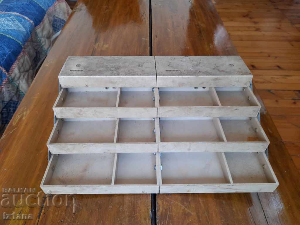 Old box for electronic components - 7 Old box for electronic components - 7