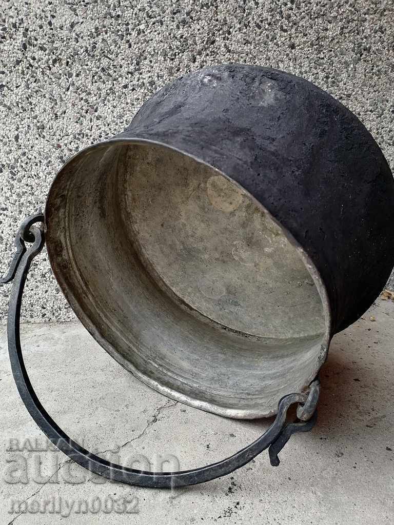 Old Harania copper vessel 5.7kg large copper copper boiler with price 189.00 BGN | € 96.63 Old Harania copper vessel 5.7kg large copper copper boiler with price 189.00 BGN | € 96.63