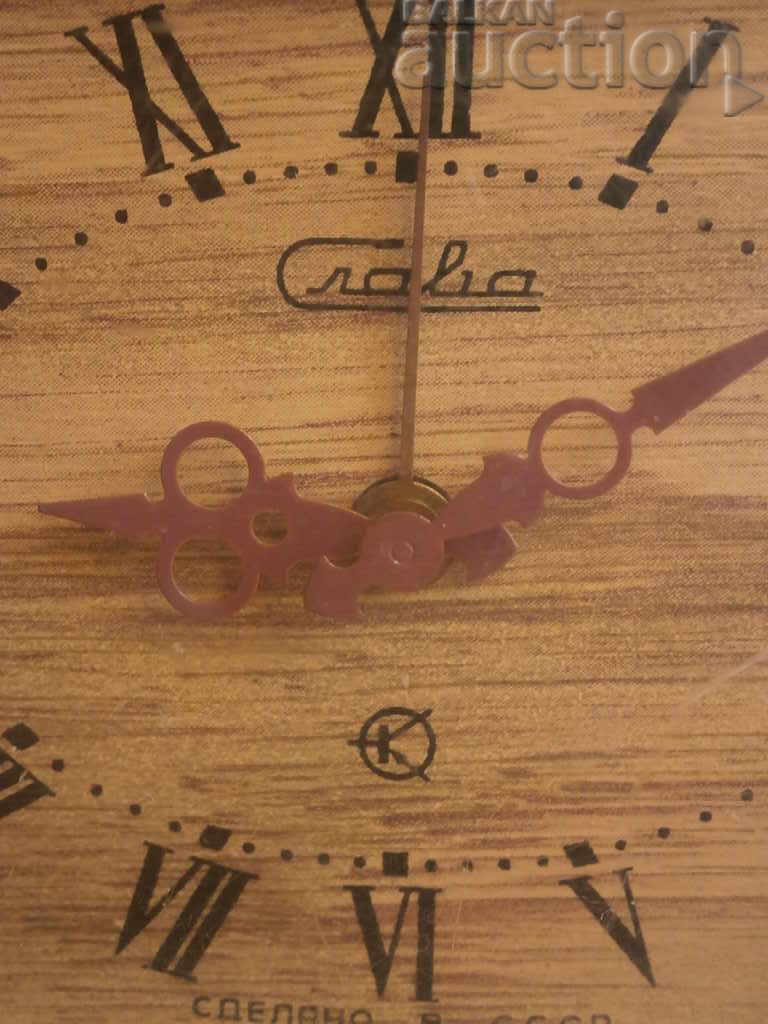 retro clock glory with price 31.00 BGN | € 15.85 retro clock glory with price 31.00 BGN | € 15.85