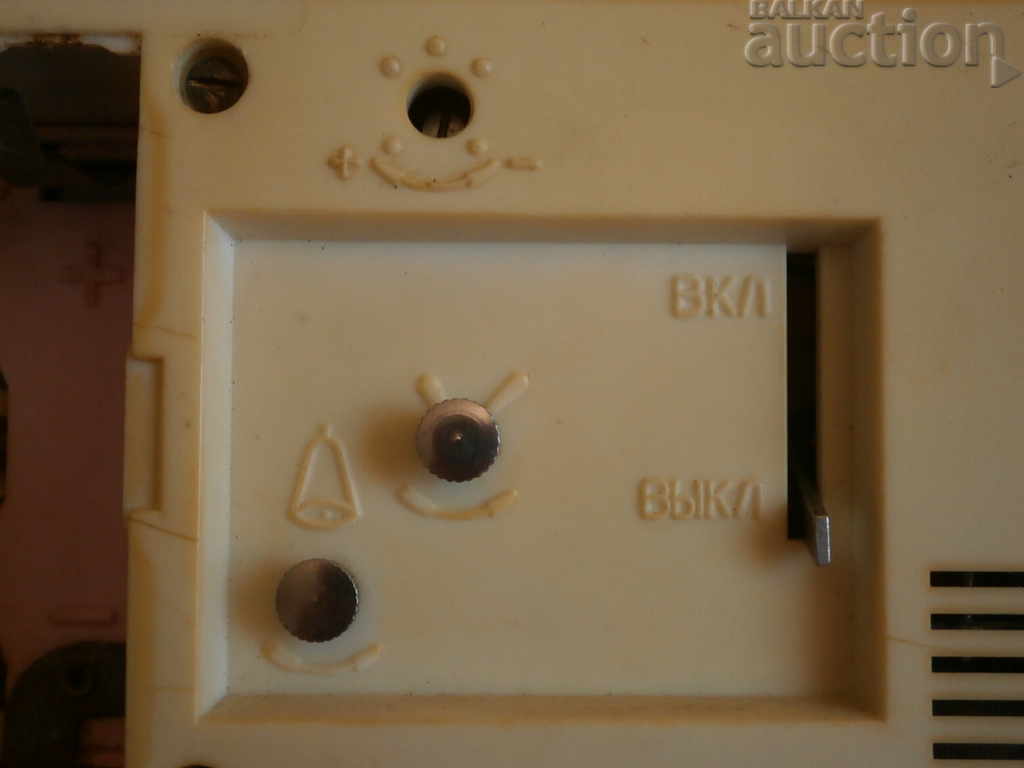 Delivery of retro clock glory Delivery of retro clock glory