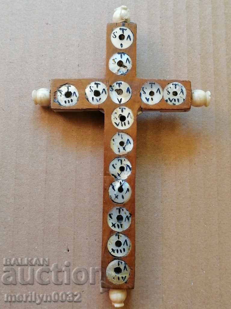 Auction  19th Revival Cross in Jerusalem mother of pearl Hadjilak God's tomb