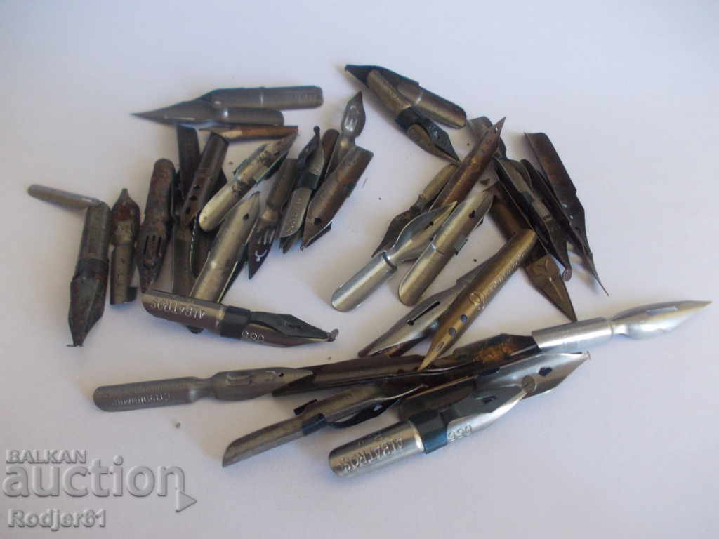 PENTRU COLECTORI - stilouri cu pene din secolul trecut cu preț € 25.50 | 49.87 BGN