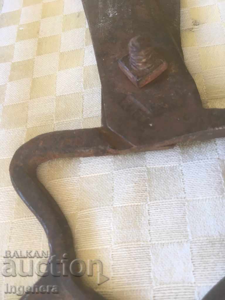 Delivery of SCISSORS OLD FORGED TOOL WITH THE MASTER'S STAMP