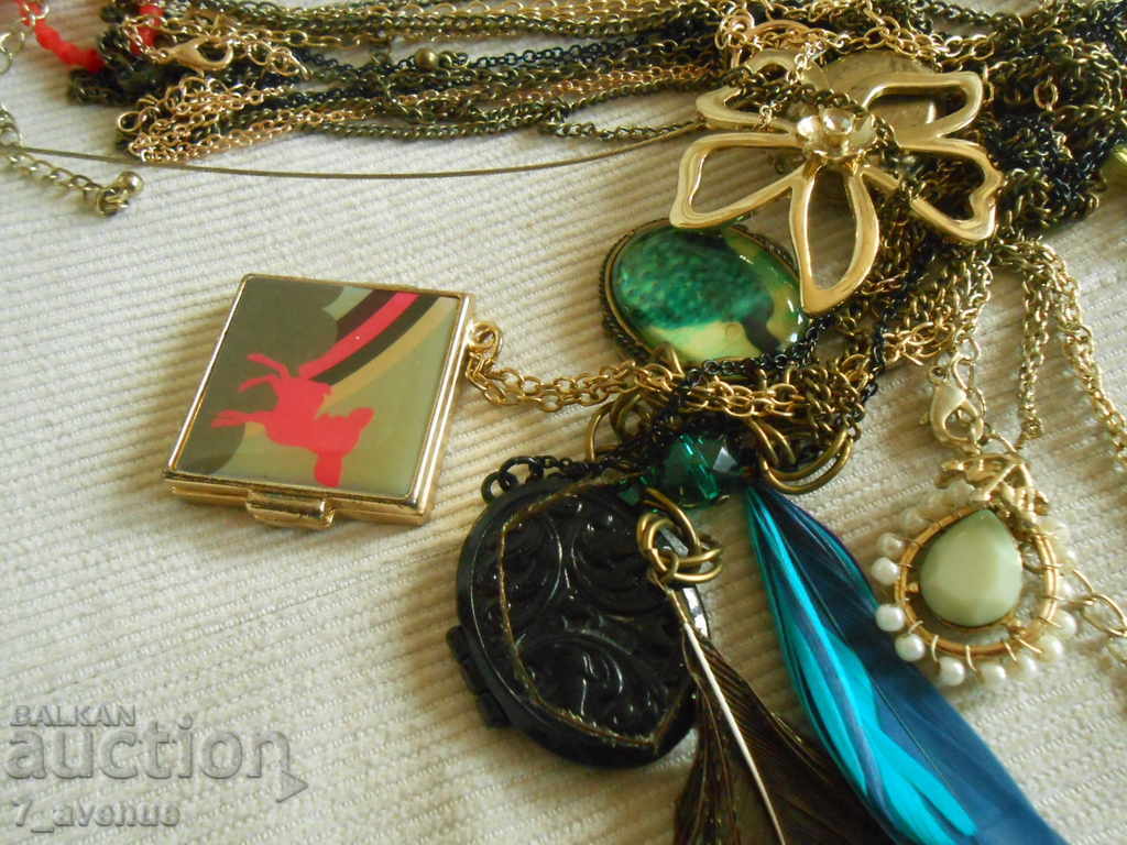 Κολιέ LOT, 10.08.2021 με τιμή 30.00 BGN | € 15.34 Κολιέ LOT, 10.08.2021 με τιμή 30.00 BGN | € 15.34