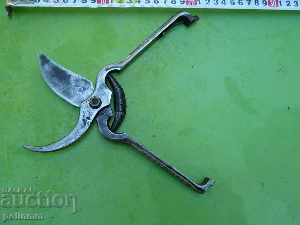 Old German pruning shears - 9 with price 50.00 BGN | € 25.56 Old German pruning shears - 9 with price 50.00 BGN | € 25.56