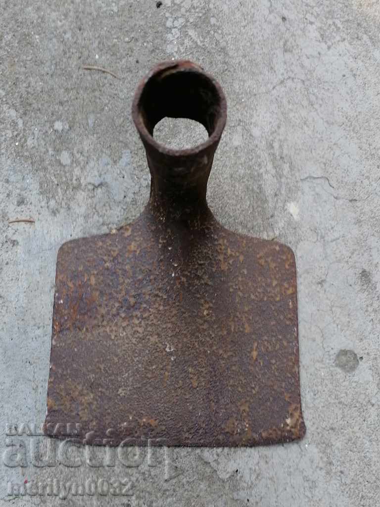 Forged chap, hoe, agricultural instrument, wrought iron with price 28.00 BGN | € 14.32 Forged chap, hoe, agricultural instrument, wrought iron with price 28.00 BGN | € 14.32