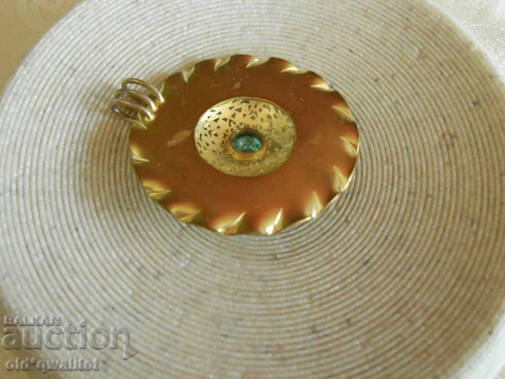 Ελκυστικό παλιό μενταγιόν, επιχρύσωση, όμορφος λίθος 56 χιλ./48 χιλ - 7 Ελκυστικό παλιό μενταγιόν, επιχρύσωση, όμορφος λίθος 56 χιλ./48 χιλ - 7