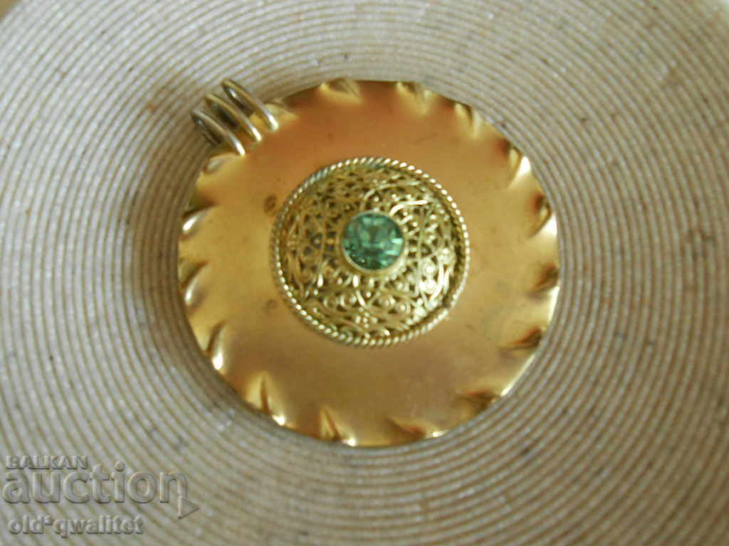 Attractive old medallion, gilding, beautiful stone 56 mm / 48 mm