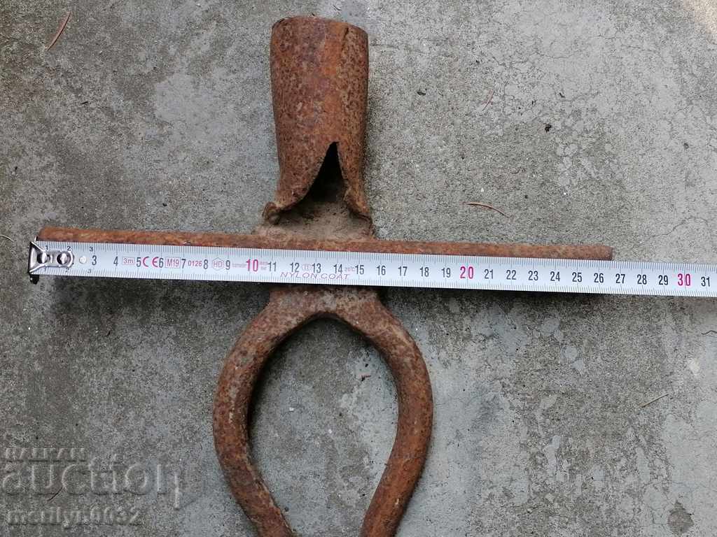 Delivery of Old twin forged, villa, wrought iron