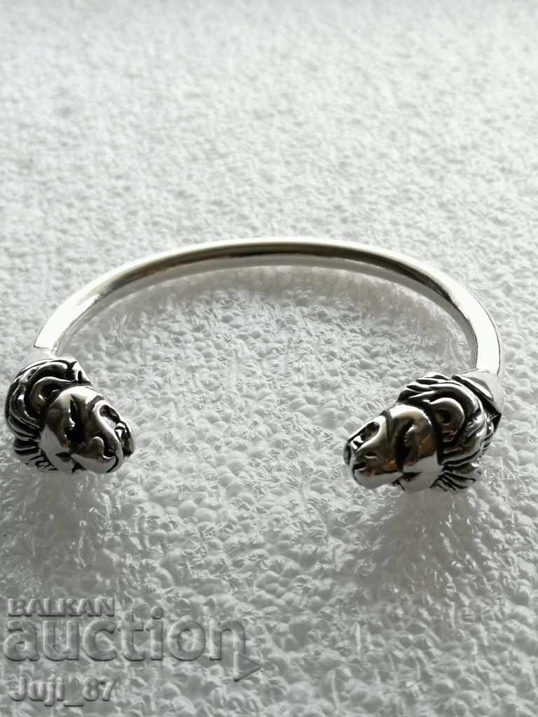 New silver hard bracelet with lions