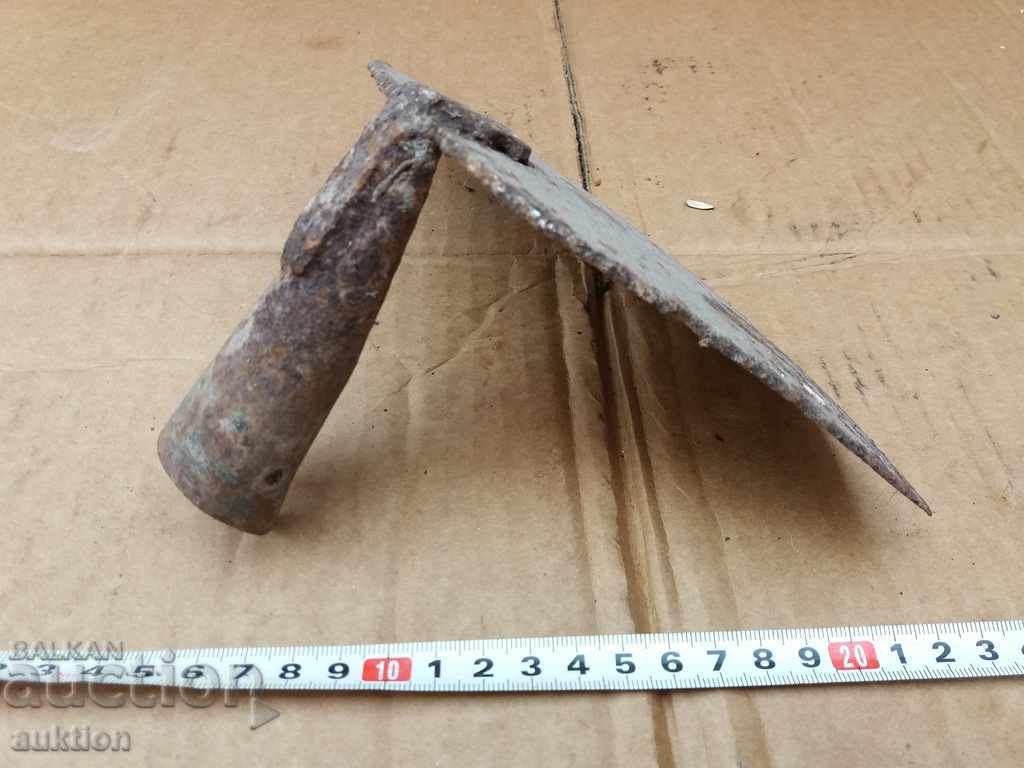 OLD MILITARY PICK - 6