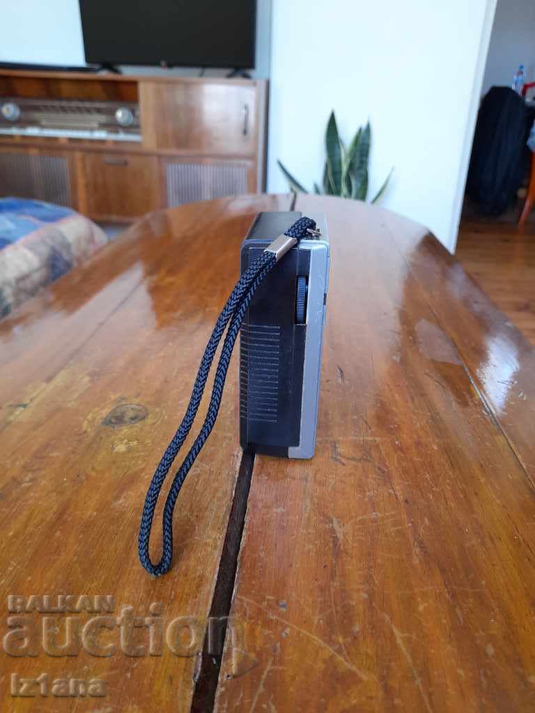 Delivery of Old radio, Magnavox radio