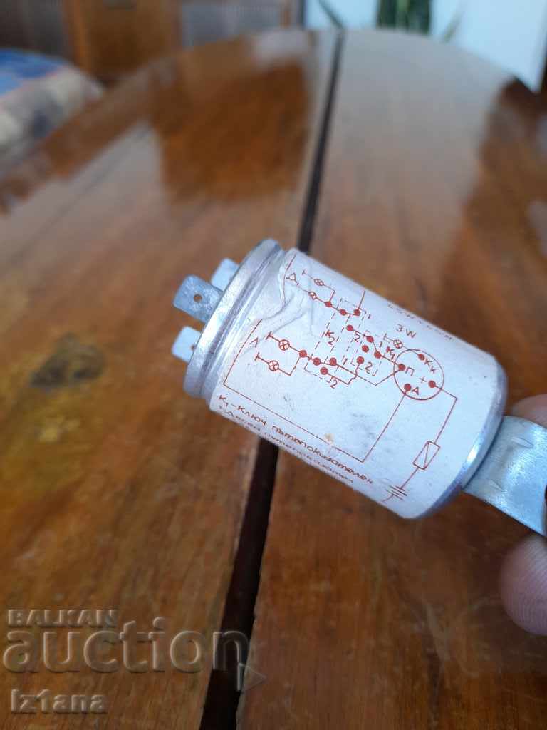 Auction  Old relay for turn signals RPP