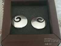 New silver earrings with a diameter of 2 cm