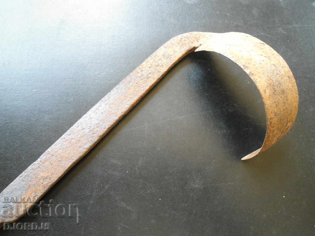 An ancient handicraft tool