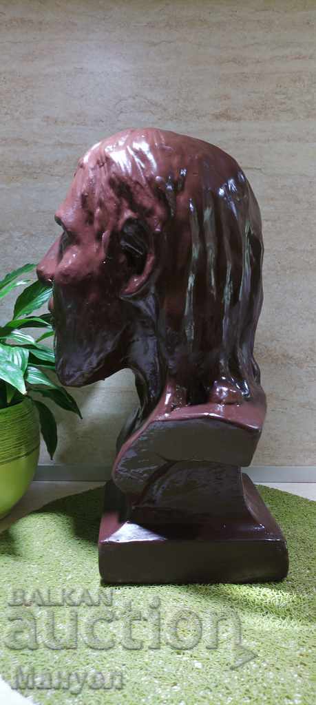 Auction I am selling an old author's sculpture. Auction I am selling an old author's sculpture.