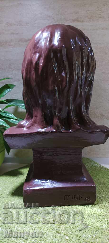 I am selling an old author's sculpture. - 7 I am selling an old author's sculpture. - 7