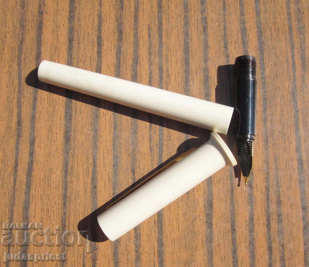 Delivery of PIERRE CARDIN pen with box Delivery of PIERRE CARDIN pen with box