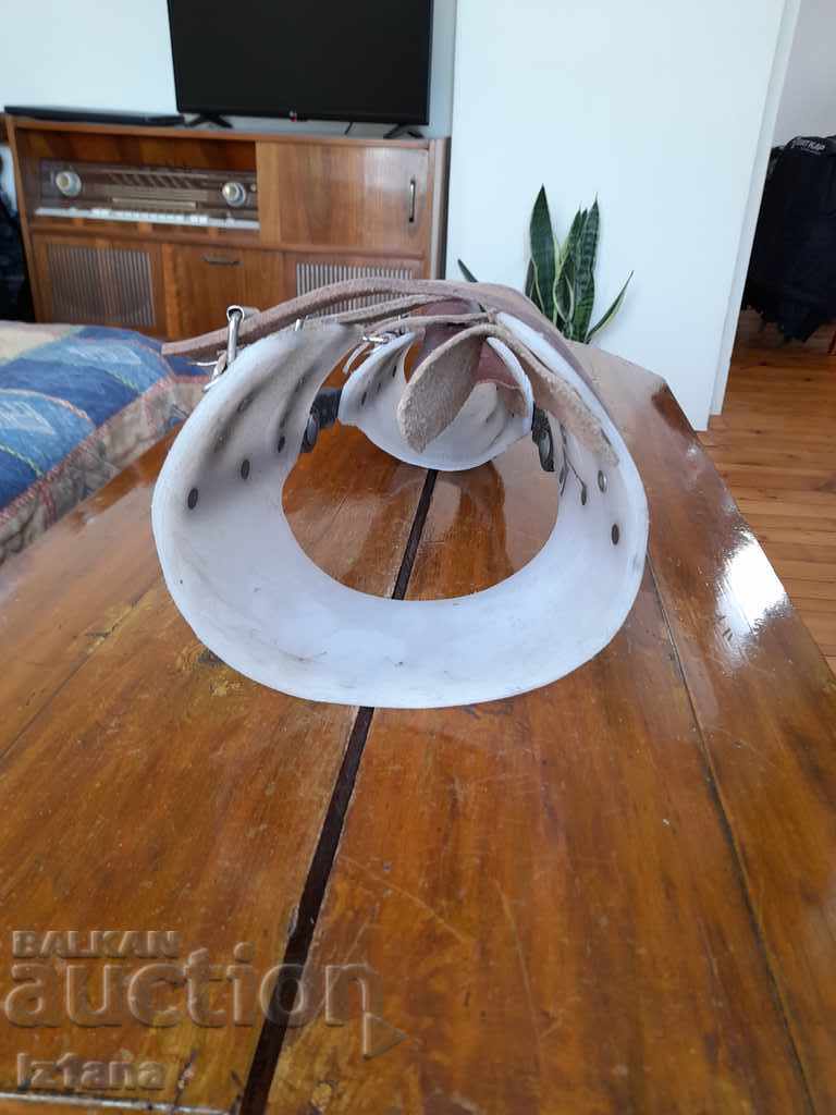 Genunchi vechi stabilizator cu preț 60.00 BGN | € 30.68