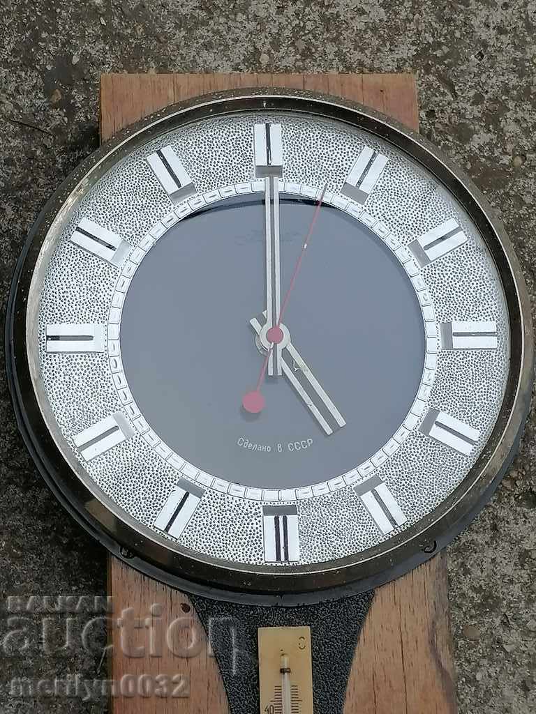 Παράδοση Ρωσικό ρολόι τοίχου ΕΣΣΔ από το τέλος του 20ού αιώνα