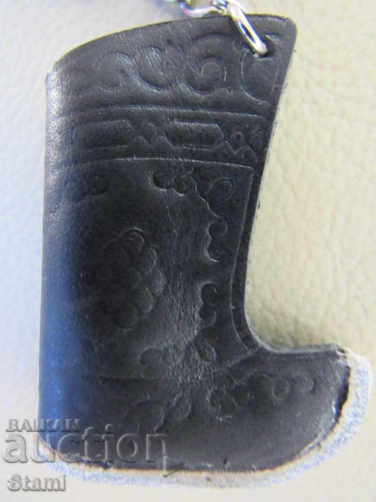 Auction  Leather key chain - Mongolia boot