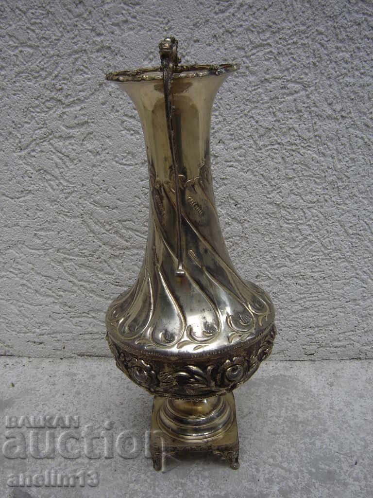 Delivery of BEAUTIFUL OLD SILVER-PLATED VASE Delivery of BEAUTIFUL OLD SILVER-PLATED VASE