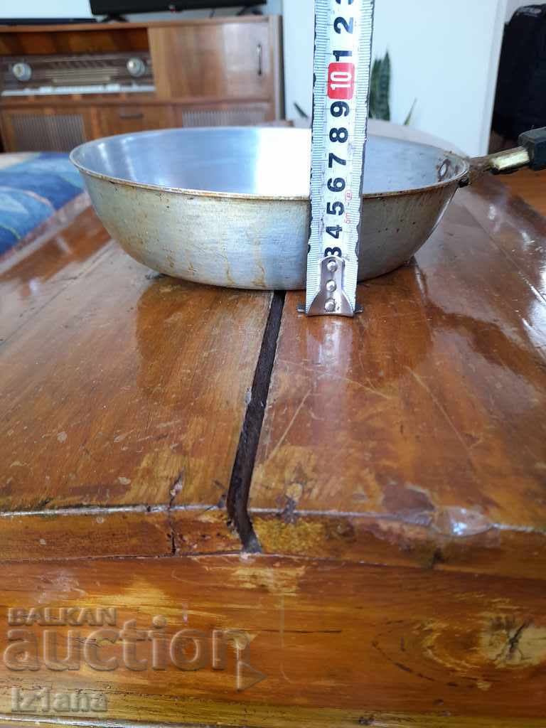 Delivery of Old aluminum pan Delivery of Old aluminum pan