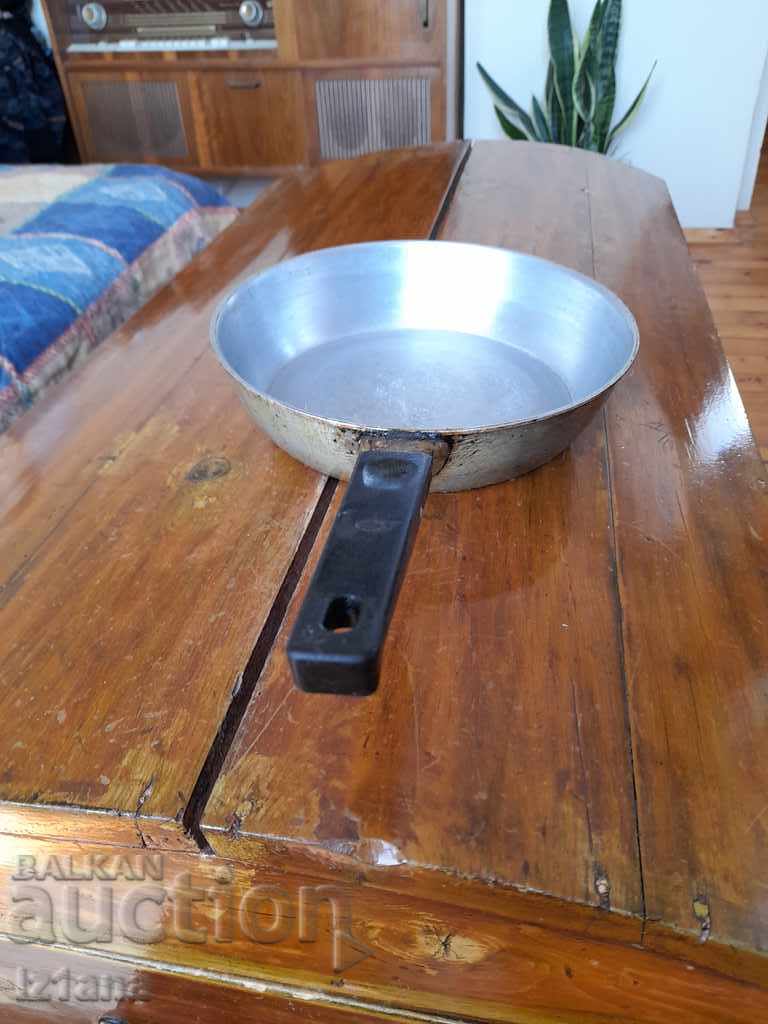 Old aluminum pan - 5 Old aluminum pan - 5