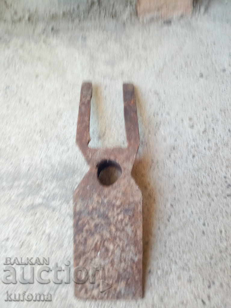 Auction An old pick Auction An old pick