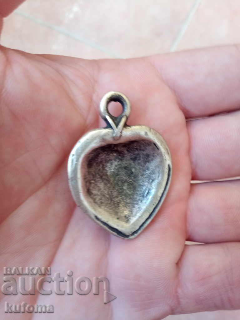 The old silver plated locket with price 14.99 BGN | € 7.66 The old silver plated locket with price 14.99 BGN | € 7.66