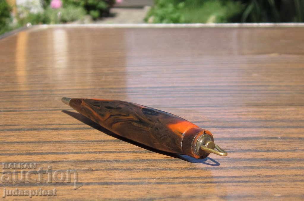 Delivery of vintage German REFORM mechanical pencil in patterned Bakelite Delivery of vintage German REFORM mechanical pencil in patterned Bakelite