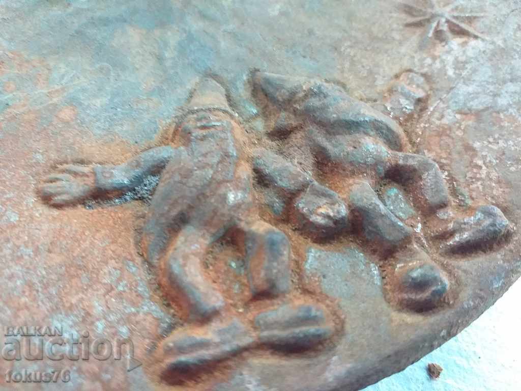 Ένα υπέροχο μαντεμένιο πιάτο κηροπήγιο με στολίδια - 7 Ένα υπέροχο μαντεμένιο πιάτο κηροπήγιο με στολίδια - 7