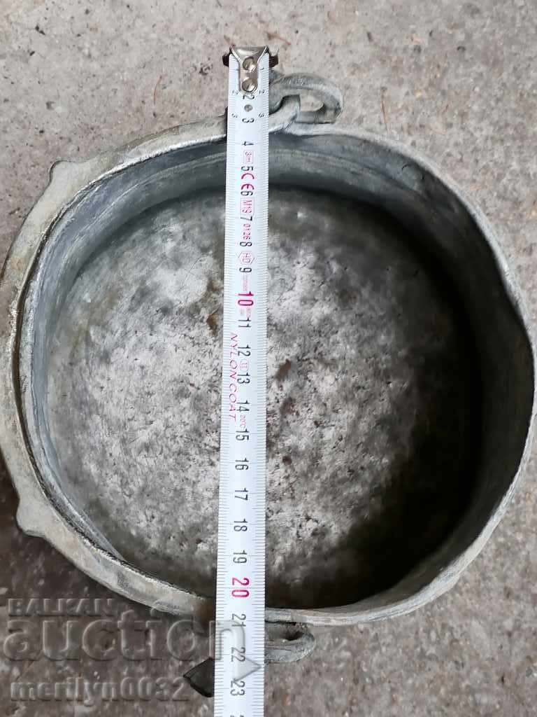 An old tinned mane, a pit, a baker, a boiler, a pot, and a hybrid - 6 An old tinned mane, a pit, a baker, a boiler, a pot, and a hybrid - 6