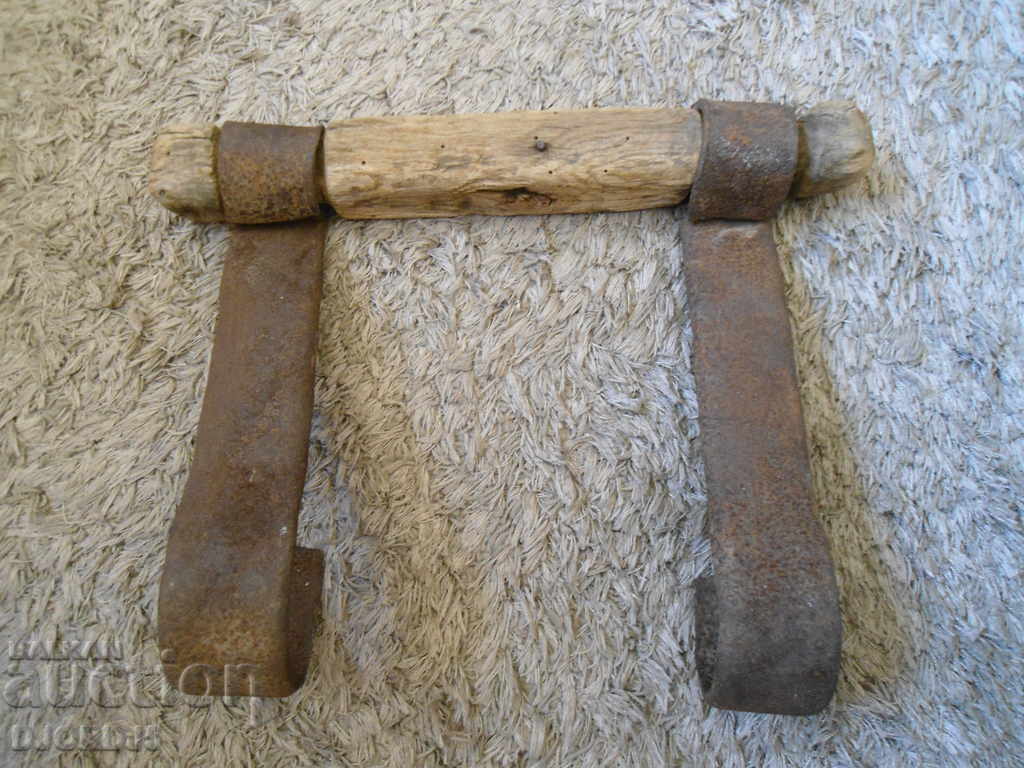 Παλιά σφυρήλατο σίδερο με τιμή 12.00 BGN | € 6.14 Παλιά σφυρήλατο σίδερο με τιμή 12.00 BGN | € 6.14