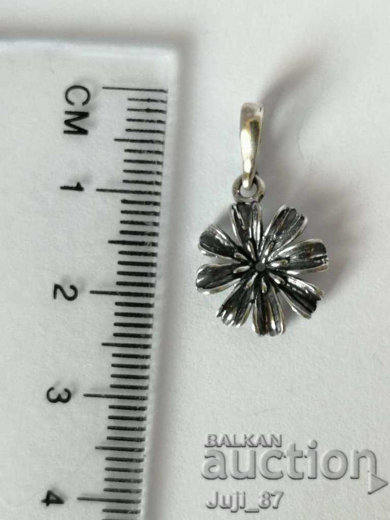 New silver flower pendant