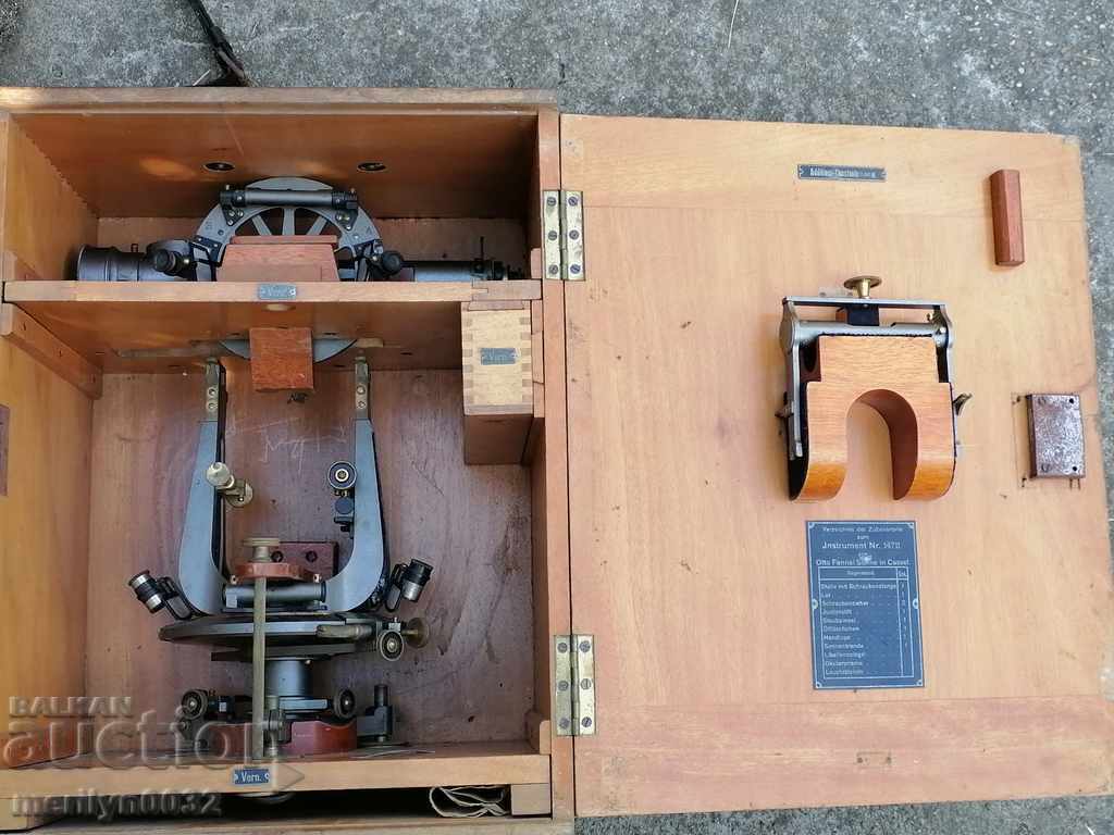 Аукцион Немски военен теодолит Otto Fennel Sohne Cassel оптика нивел Аукцион Немски военен теодолит Otto Fennel Sohne Cassel оптика нивел
