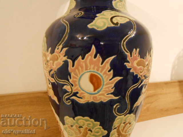 Auction LARGE VASE, height approx. 58 cm, magnificent with relief Auction LARGE VASE, height approx. 58 cm, magnificent with relief