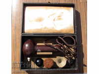 пълен комплект в кутия старинен бакелитен уред за масаж